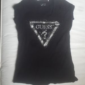 Guess tshirt